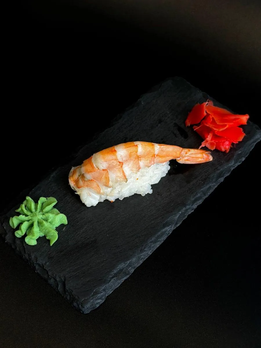 Суши с тигровой креветкой